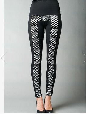 High-Waist Black & White Geo Panel Leggings high waisted
